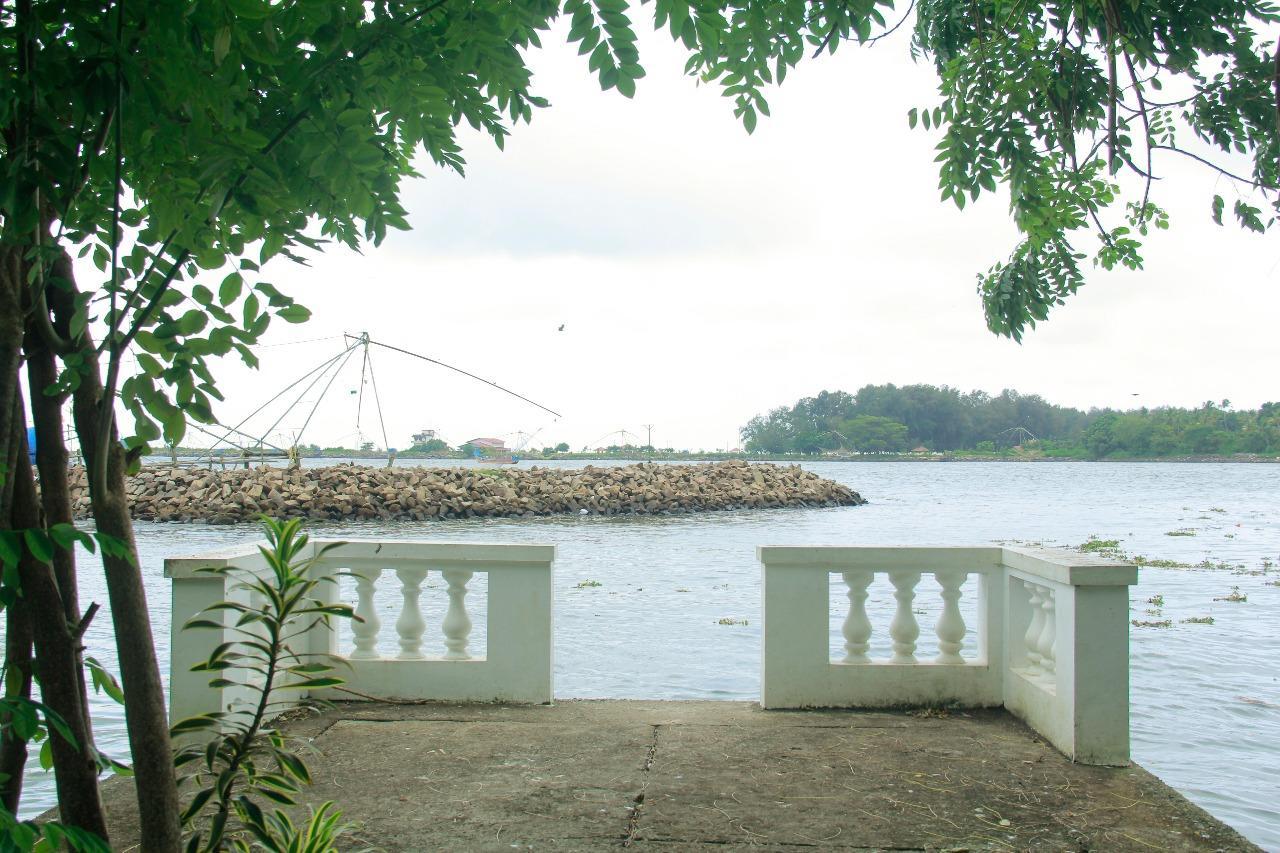 Hotel Muziris Harbour View Kochi Exterior foto
